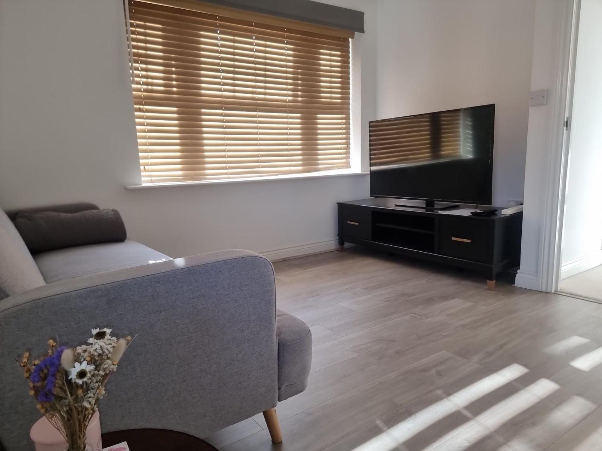 Bromley Common- Double Bedroom With En-Suite With Private Lounge In Shared Town House Экстерьер фото